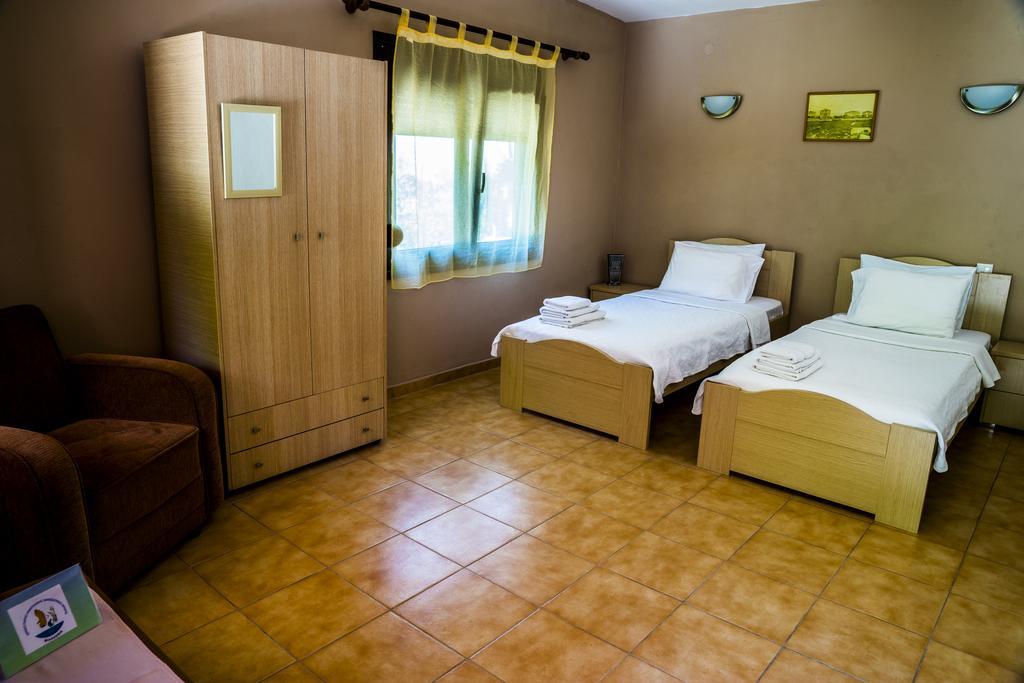 Porto Lagos Rooms ภายนอก รูปภาพ