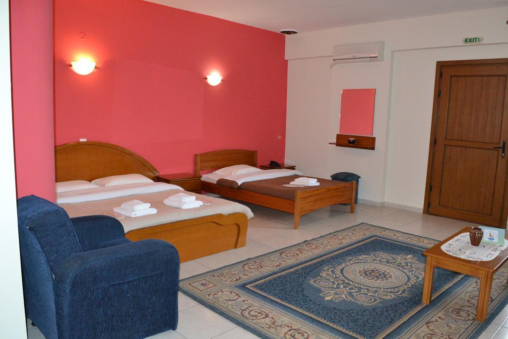 Porto Lagos Rooms ภายนอก รูปภาพ